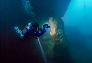 潜水手电筒补光也可以拍出好照片